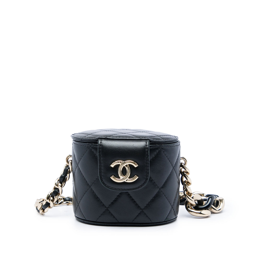 Chanel Matelassé Rond Vanity avec chaîne Mini Cuir d'agneau Noir – vue principale – GABY PARIS
