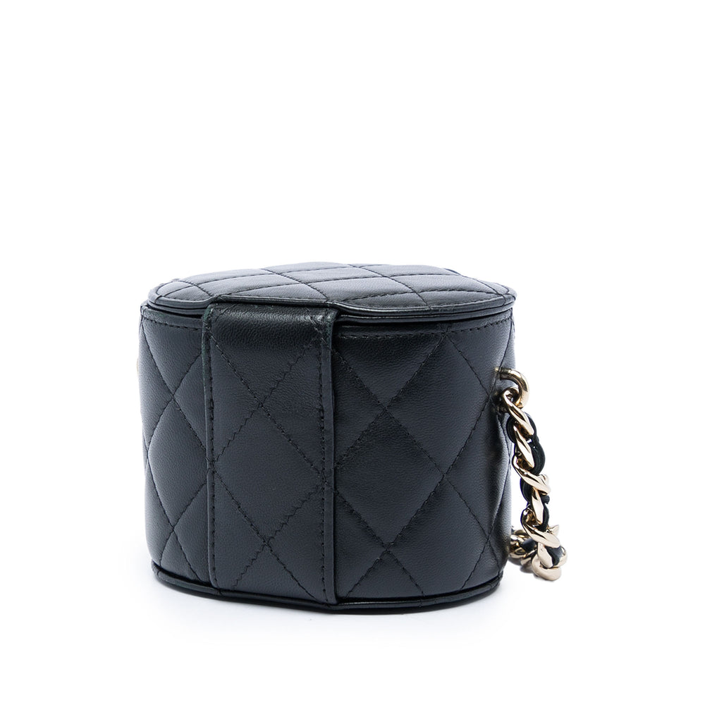 Chanel Matelassé Rond Vanity avec chaîne Mini Cuir d'agneau Noir – vue 2 – GABY PARIS