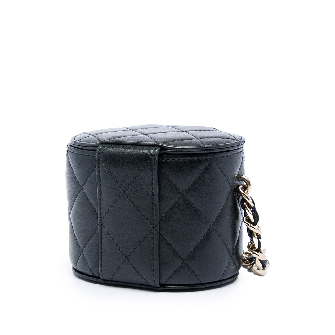 Chanel Matelassé Rond Vanity avec chaîne Mini Cuir d'agneau Noir – vue 2 – GABY PARIS