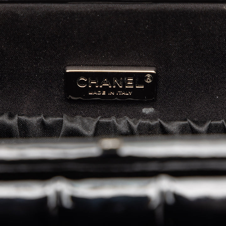 Chanel CC Chocolate Bar Cuir verni Frame Pochette – GABY PARIS Authentique