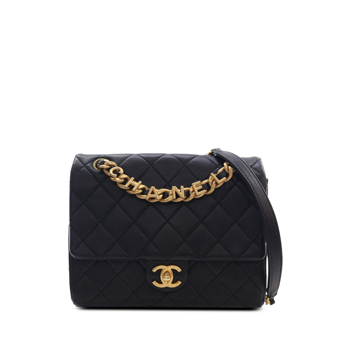 Chanel Sac bandoulière Matelassé Logo Letters Chanel Touch Chaîne à rabat Cuir d'agneau Noir – vue principale – GABY PARIS