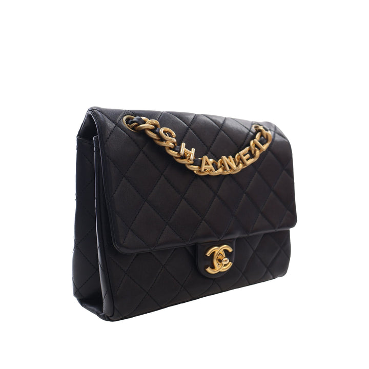 Chanel Sac bandoulière Matelassé Logo Letters Chanel Touch Chaîne à rabat Cuir d'agneau Noir – vue 13 – GABY PARIS