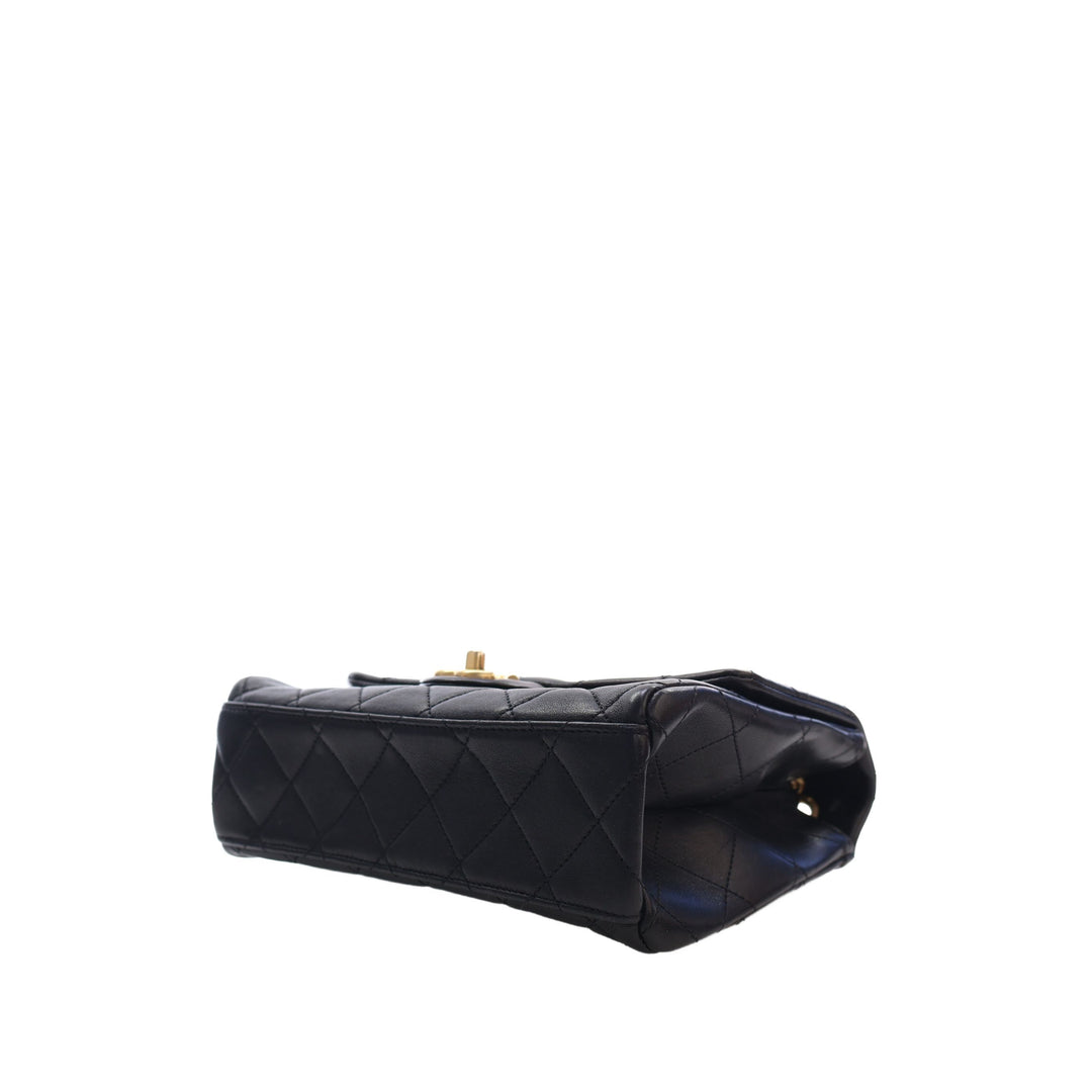 Chanel Sac bandoulière Matelassé Logo Letters Chanel Touch Chaîne à rabat Cuir d'agneau Noir – vue 15 – GABY PARIS