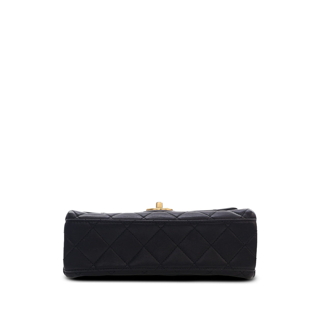 Chanel Sac bandoulière Matelassé Logo Letters Chanel Touch Chaîne à rabat Cuir d'agneau Noir – vue 3 – GABY PARIS