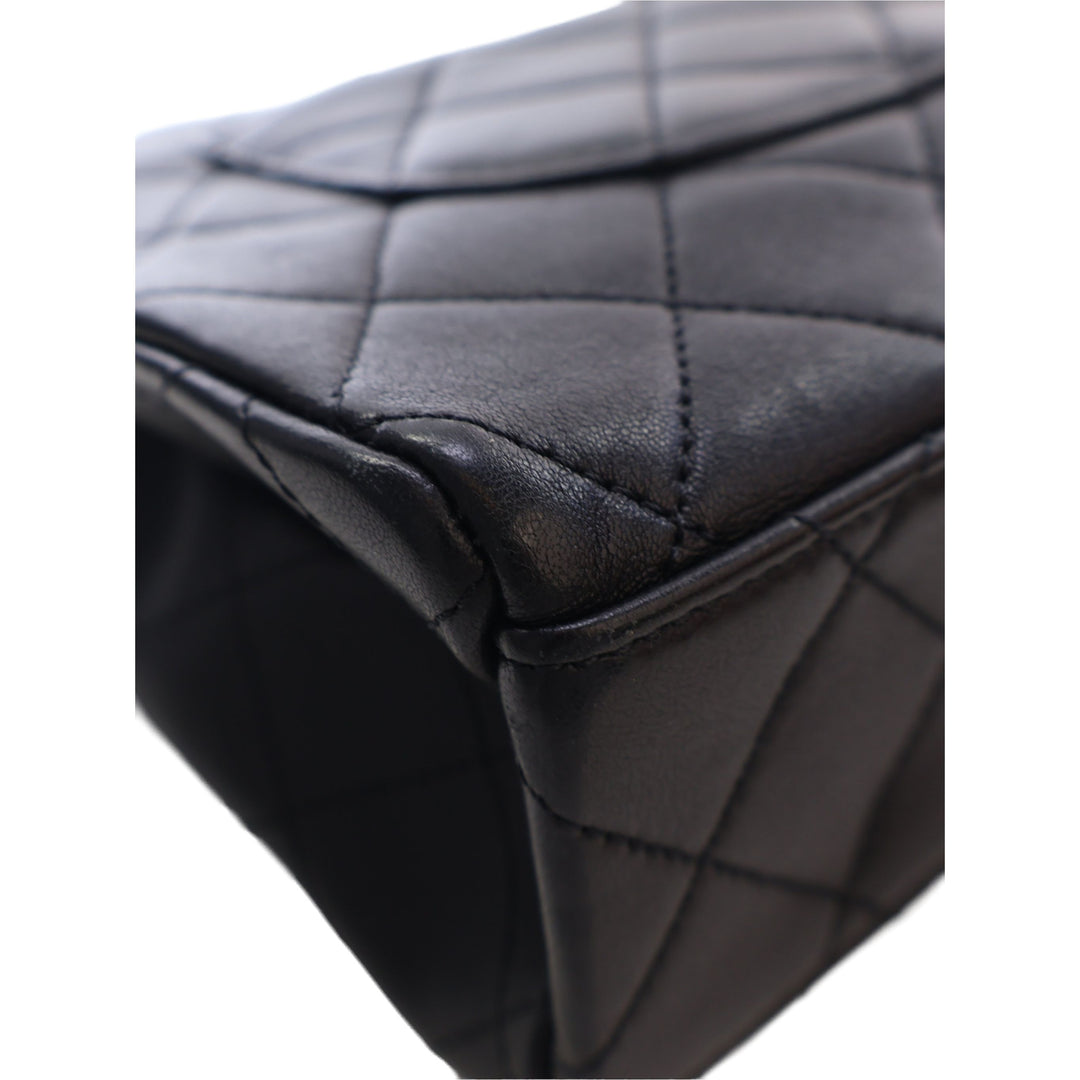 Chanel Sac bandoulière Matelassé Logo Letters Chanel Touch Chaîne à rabat Cuir d'agneau Noir – vue 8 – GABY PARIS