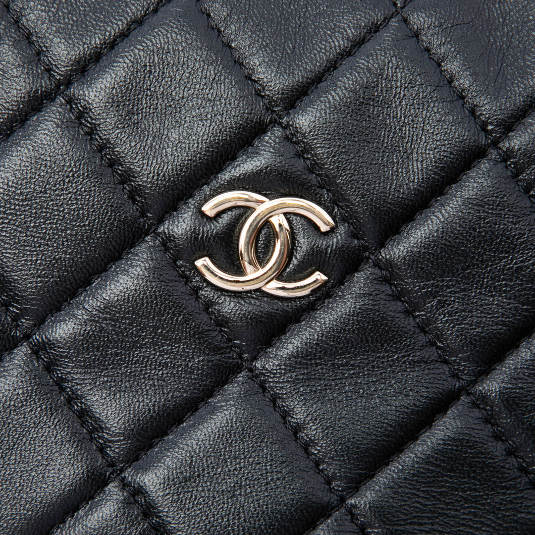 Chanel Matelassé Sac rond à chaîne Pochette Mini Cuir d'agneau Noir – vue 5 – GABY PARIS