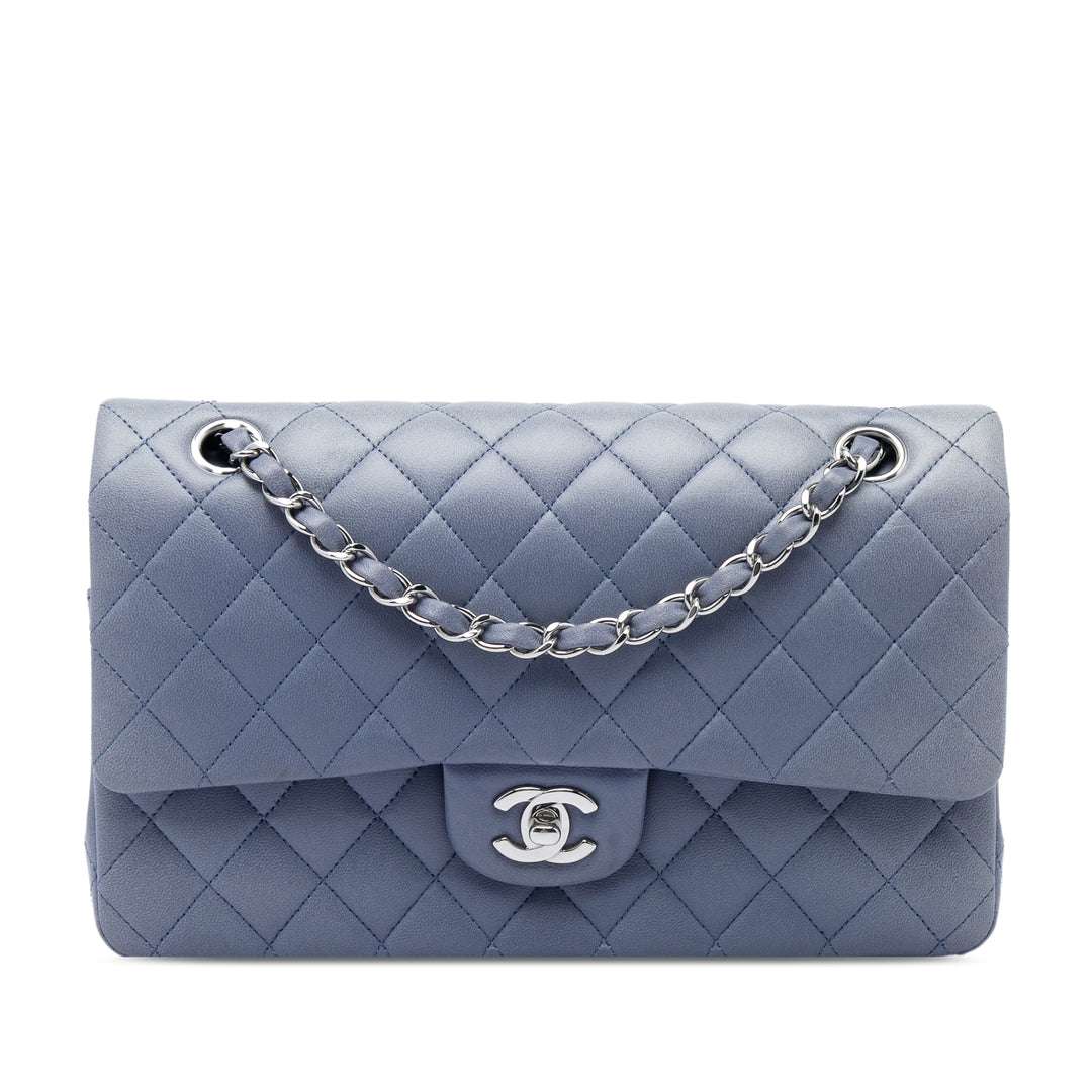 Chanel Sac porté épaule Classic Double rabat Moyen Cuir d'agneau Violet – vue principale – GABY PARIS
