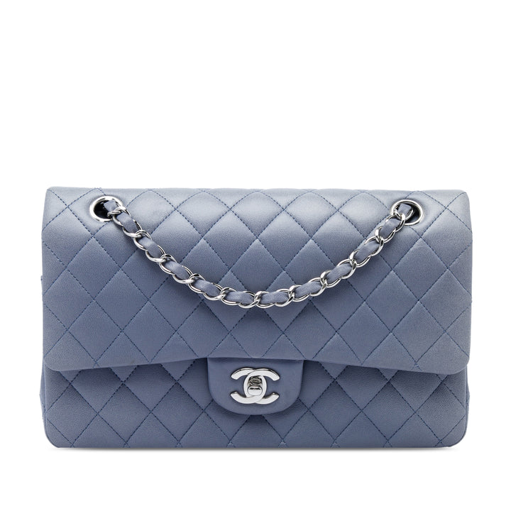 Chanel Sac porté épaule Classic Double rabat Moyen Cuir d'agneau Violet – vue principale – GABY PARIS