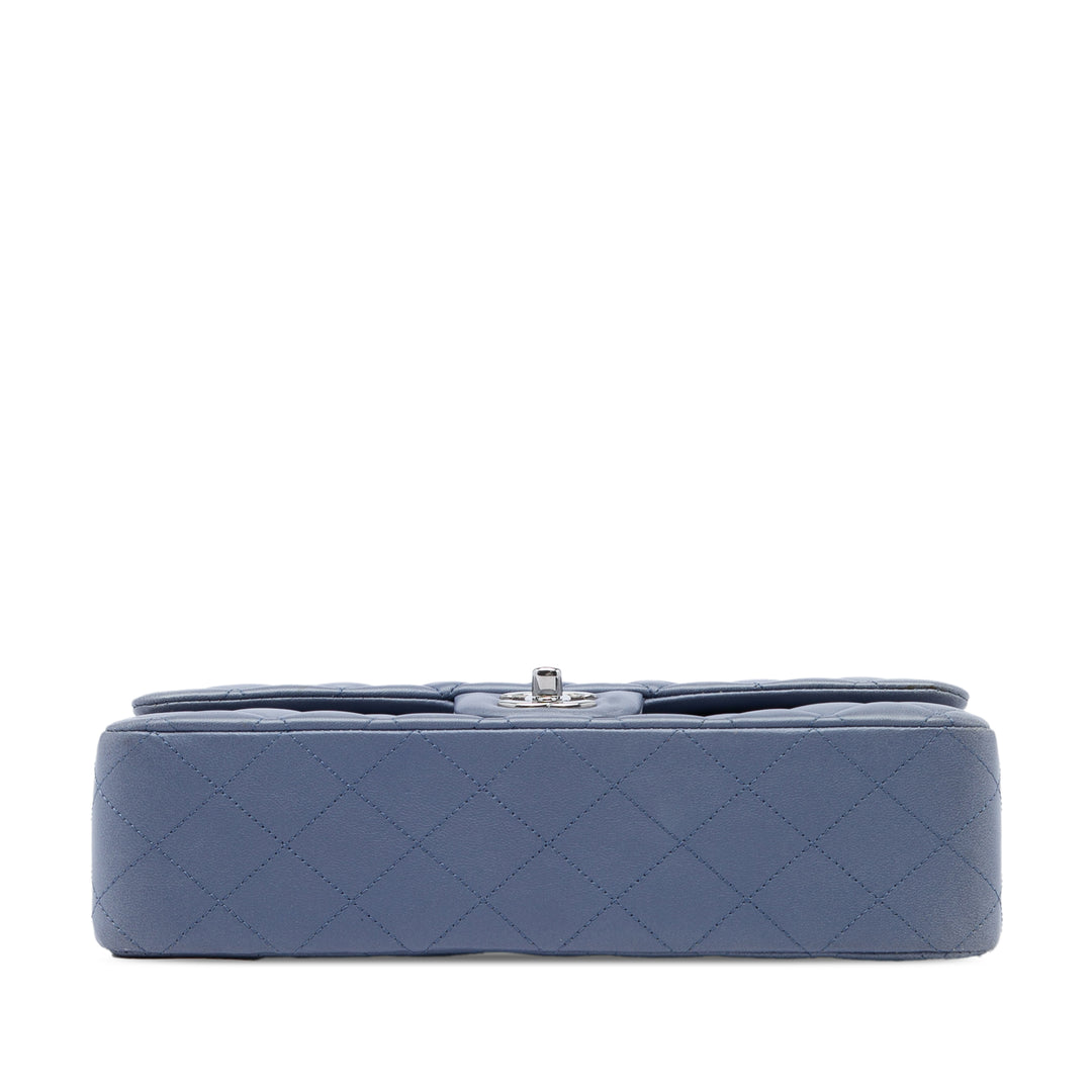 Chanel Sac porté épaule Classic Double rabat Moyen Cuir d'agneau Violet – vue 3 – GABY PARIS