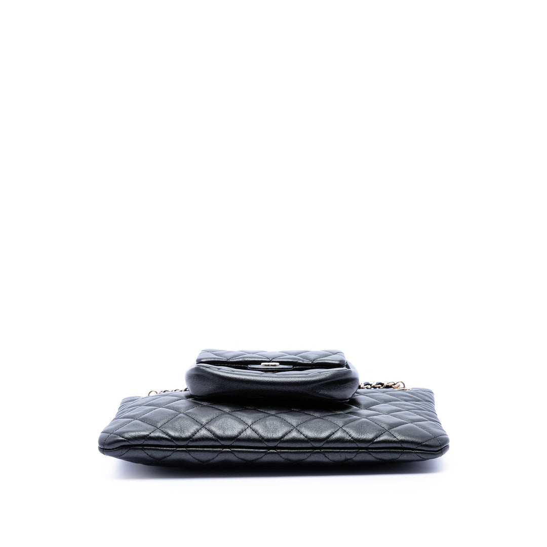 Chanel CC Matelassé Cuir d’agneau Pochette with Mini à rabat Purse