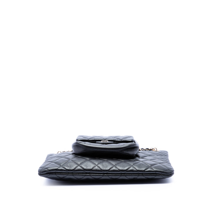 Chanel CC Matelassé Cuir d’agneau Pochette with Mini à rabat Purse