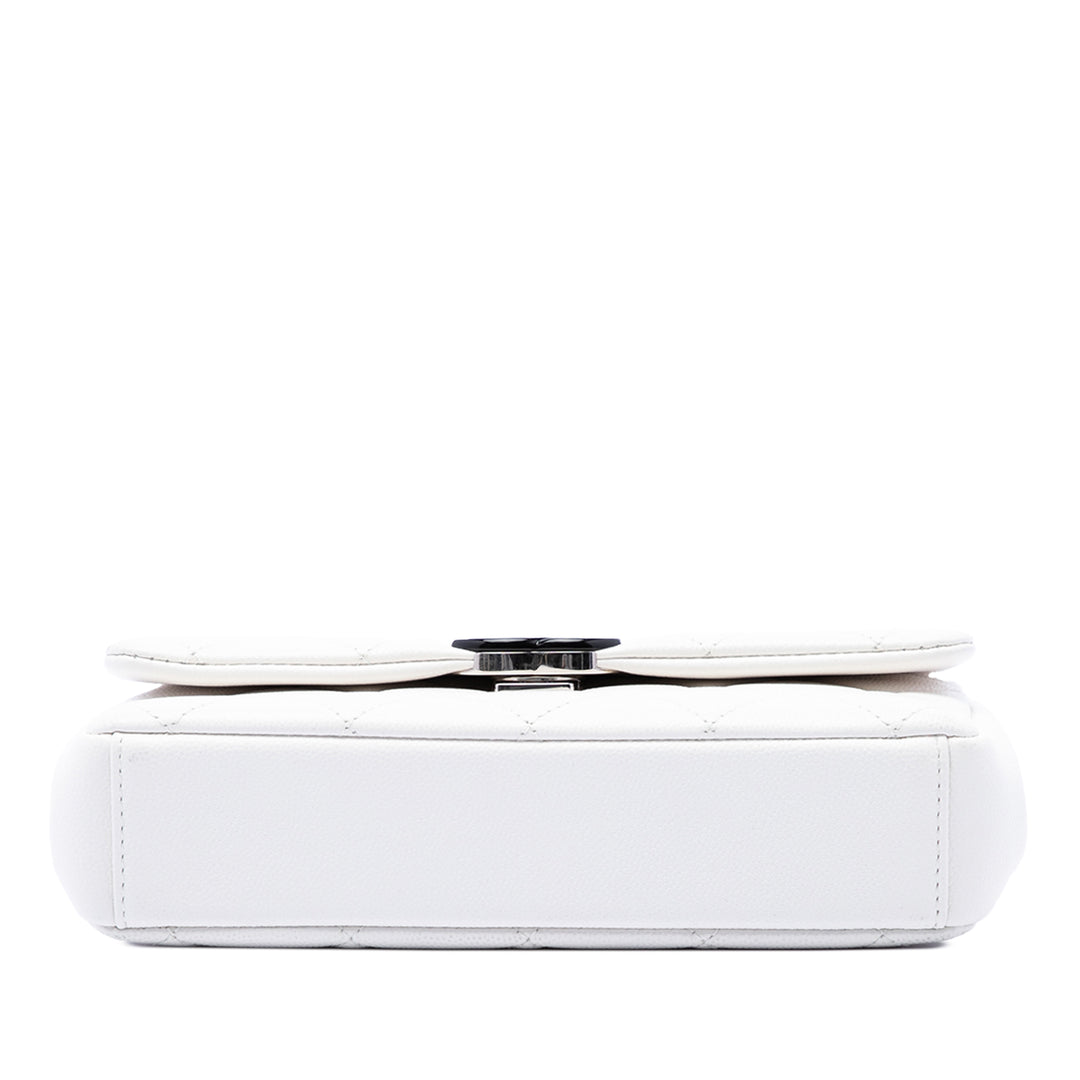 Chanel Sac bandoulière Matelassé My Everything à rabat Petit Cuir caviar Blanc – vue 3 – GABY PARIS