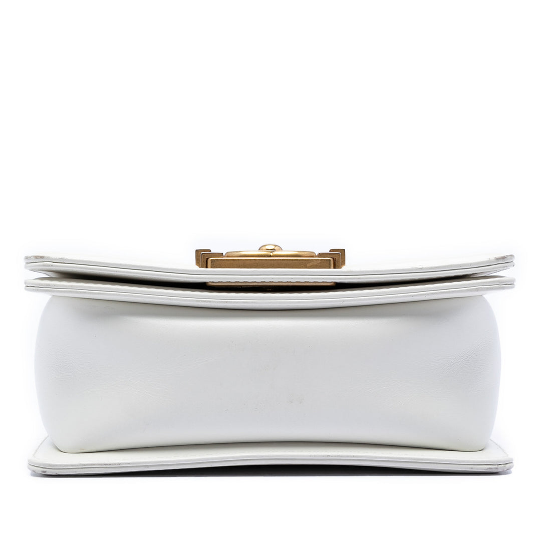 Chanel Square Cuir de veau Boy Reverso à rabat
