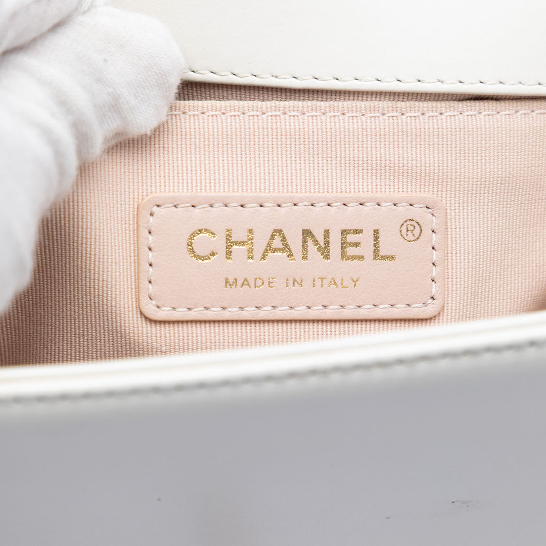 Chanel Square Cuir de veau Boy Reverso à rabat