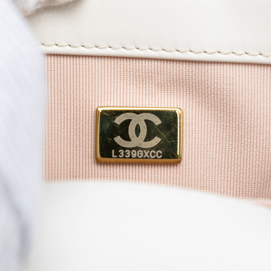 Chanel Square Cuir de veau Boy Reverso à rabat