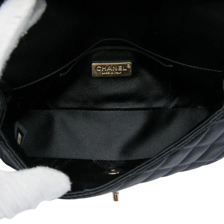 Chanel Sac bandoulière CC Matelassé Camellia à rabat Mini Noir – vue 4 – GABY PARIS