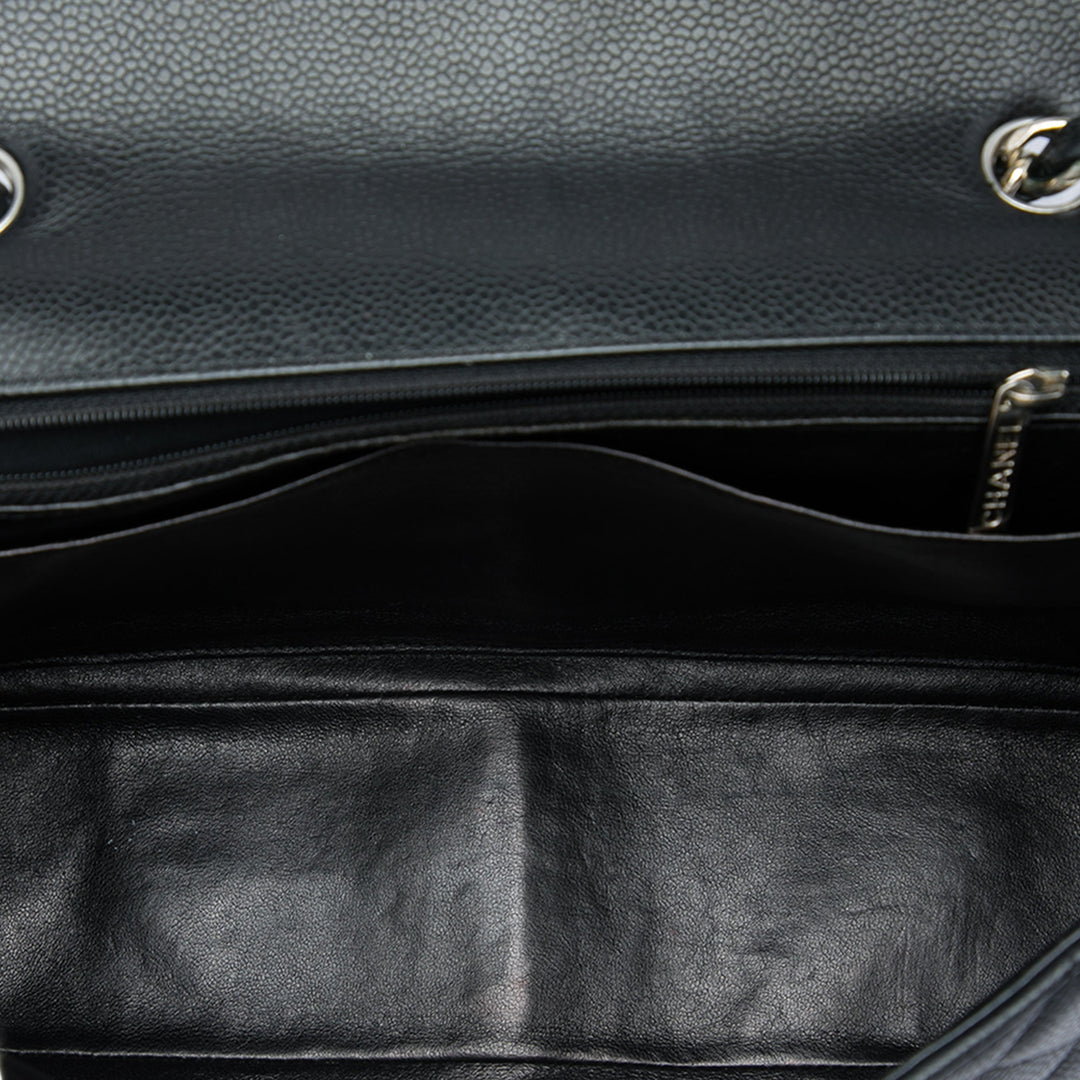 Chanel Sac porté épaule Classic Rabat simple Jumbo Cuir caviar Noir – vue 4 – GABY PARIS