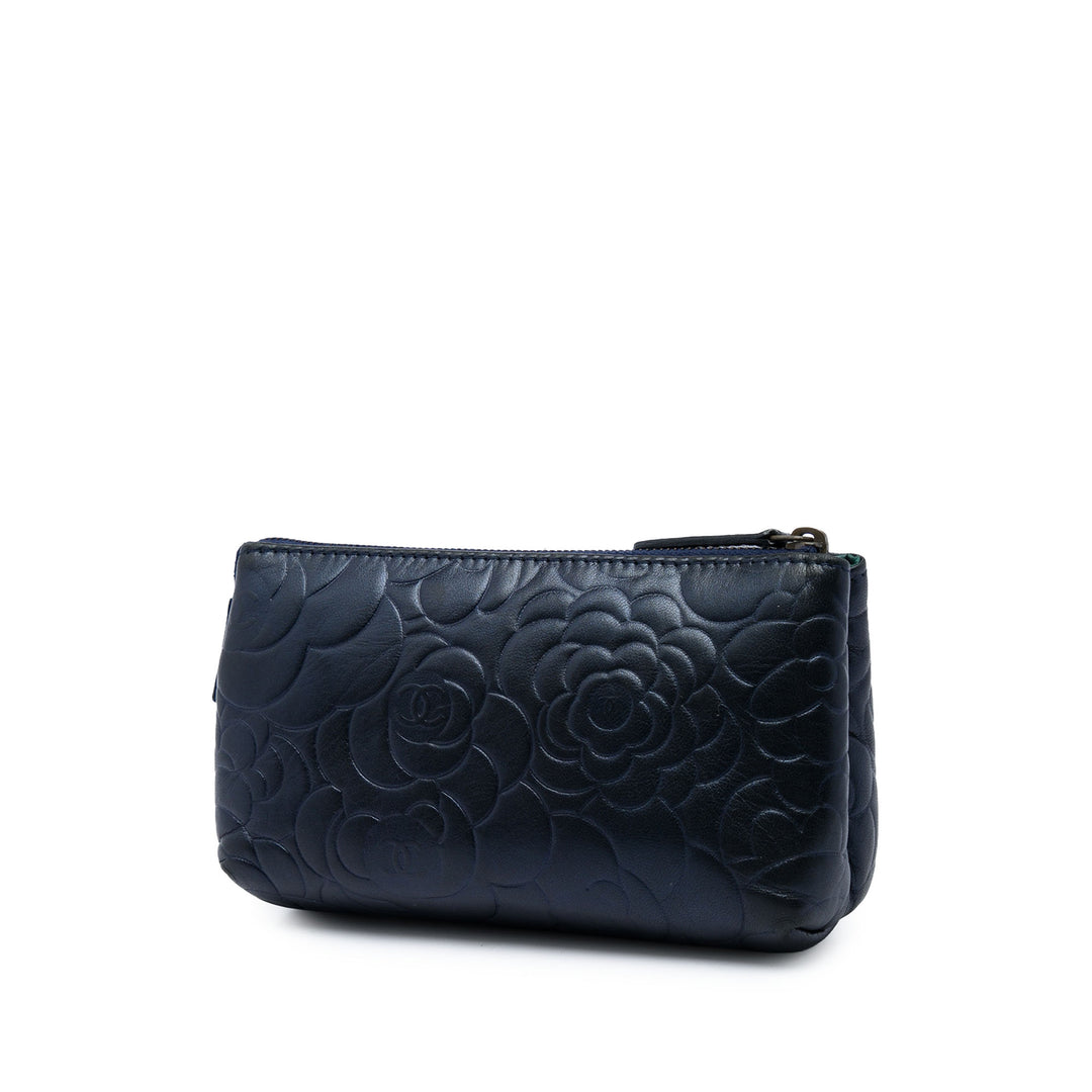 Chanel Pochette CC embossé Camellia Cuir d'agneau Bleu – vue 2 – GABY PARIS