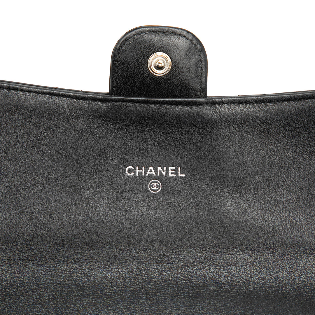Chanel CC Matelassé Cuir verni Classic à rabat Portefeuille long