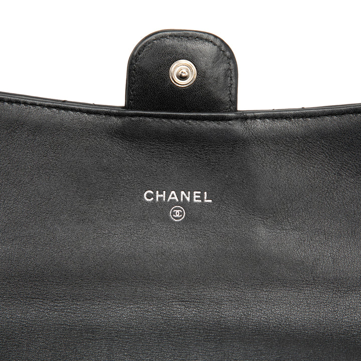 Chanel CC Matelassé Cuir verni Classic à rabat Portefeuille long