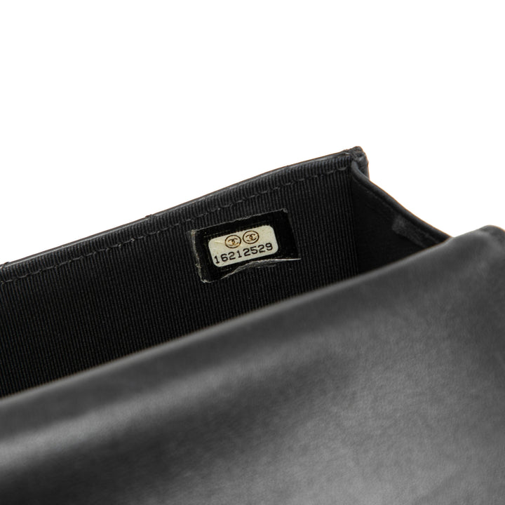 Chanel CC Matelassé Cuir verni Classic à rabat Portefeuille long