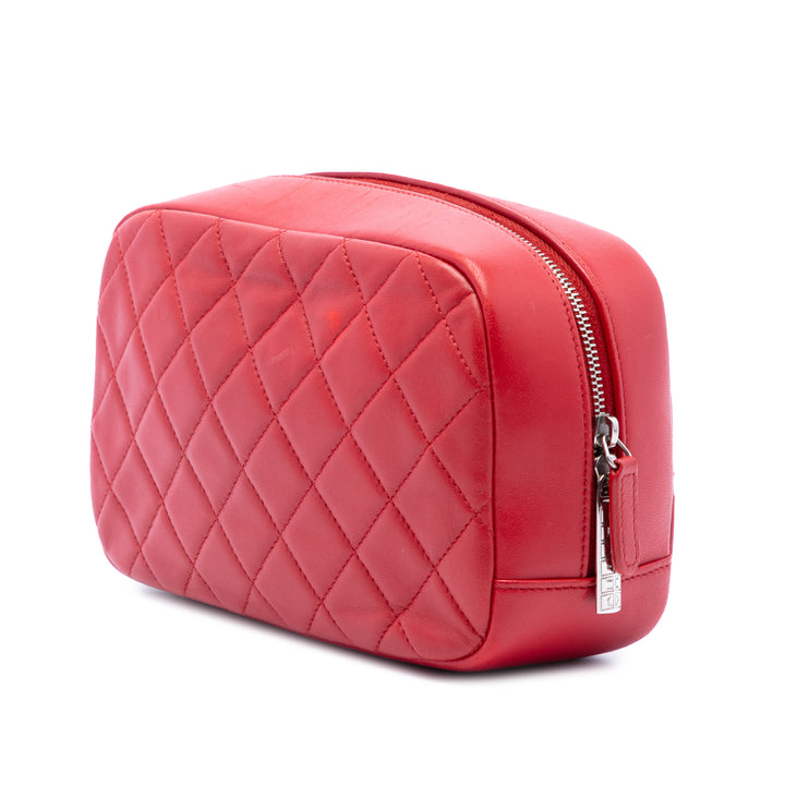 Chanel Trousse CC Matelassé Curvy de maquillage Moyen Cuir d'agneau Rouge – vue 2 – GABY PARIS