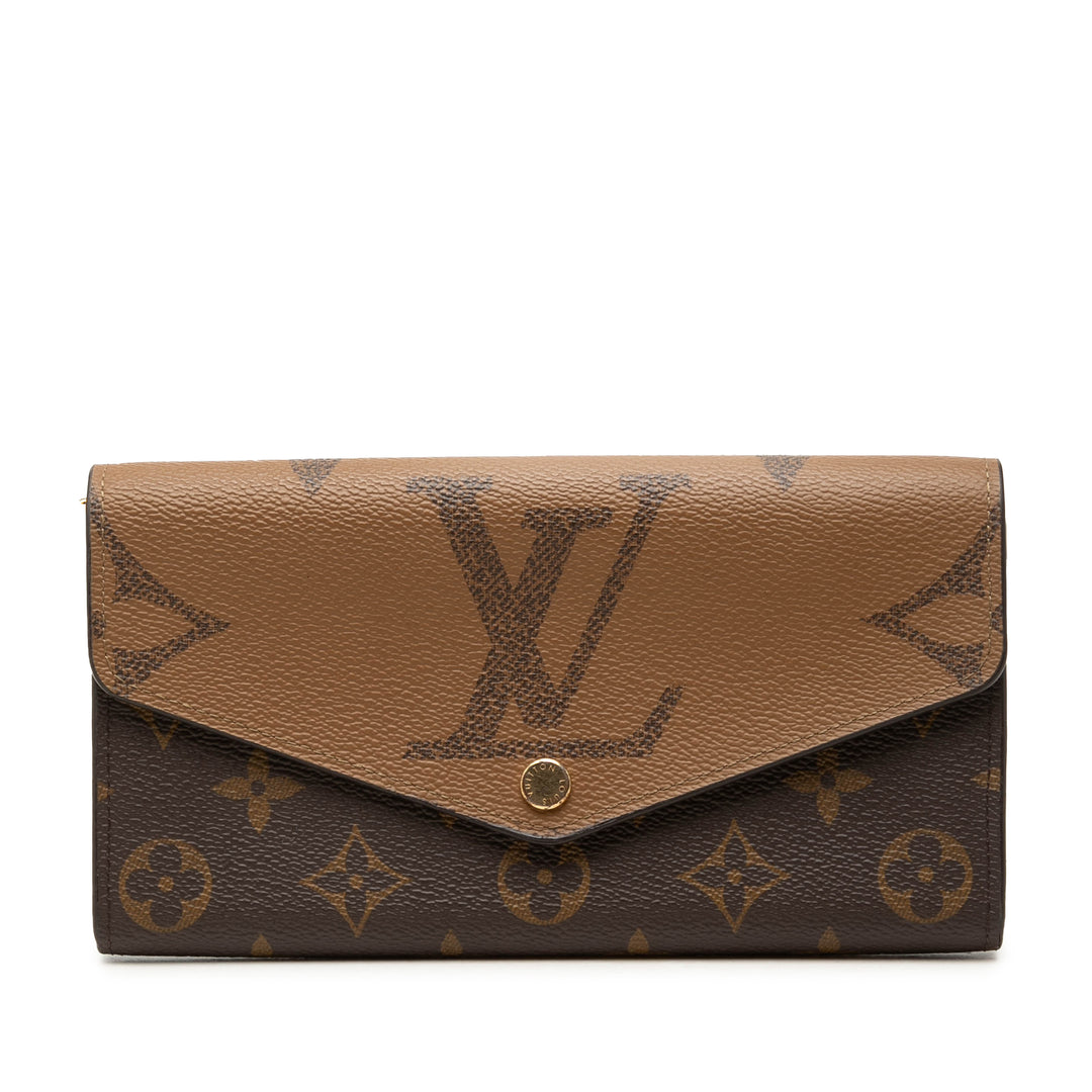 Louis Vuitton Giant Sarah Portefeuille long Monogram Reverse Marron – vue principale – GABY PARIS