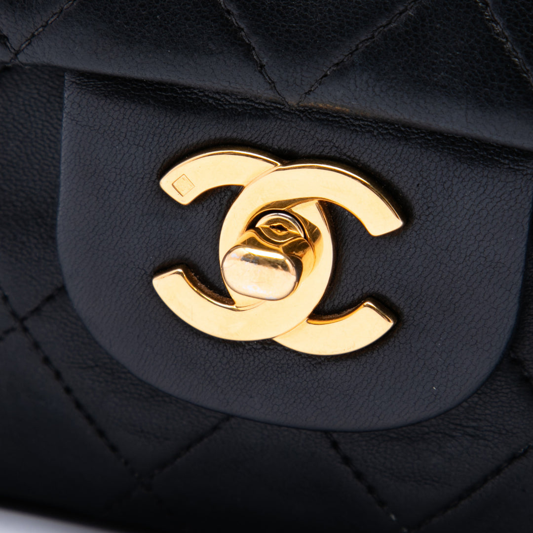 Chanel Classic Double rabat Moyen Cuir d'agneau Noir – vue 5 – GABY PARIS