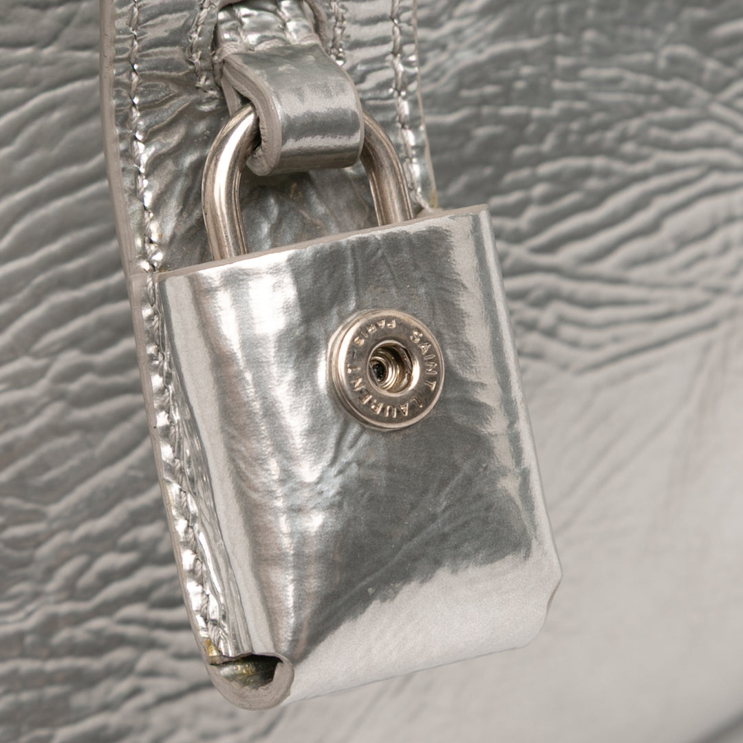 Saint Laurent Nano Métallisé Crinkled Cuir de veau Supple Sac De Jour Sac cartable Argenté