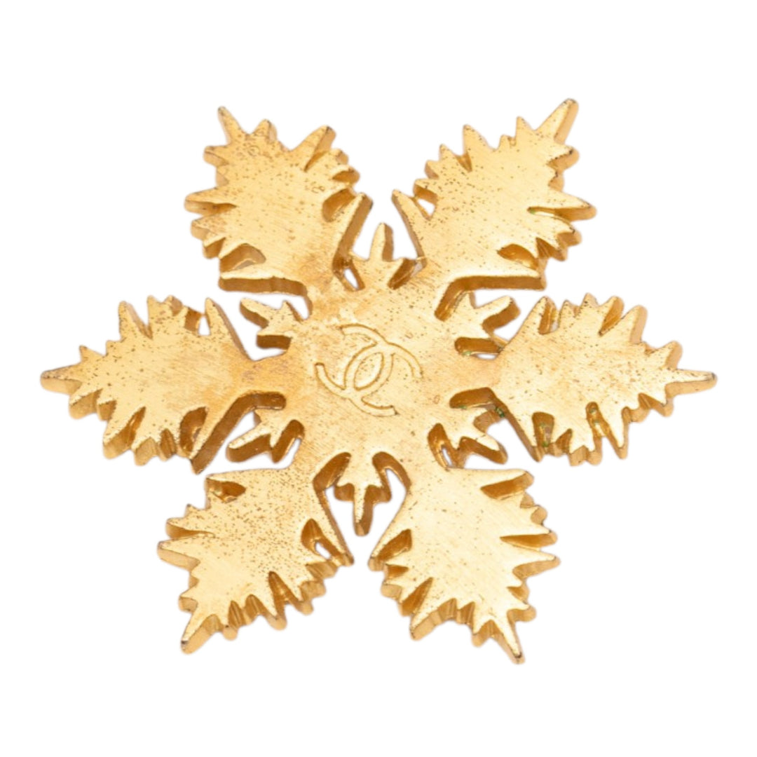 Chanel Broche CC Snowflake plaqué or – vue principale – GABY PARIS