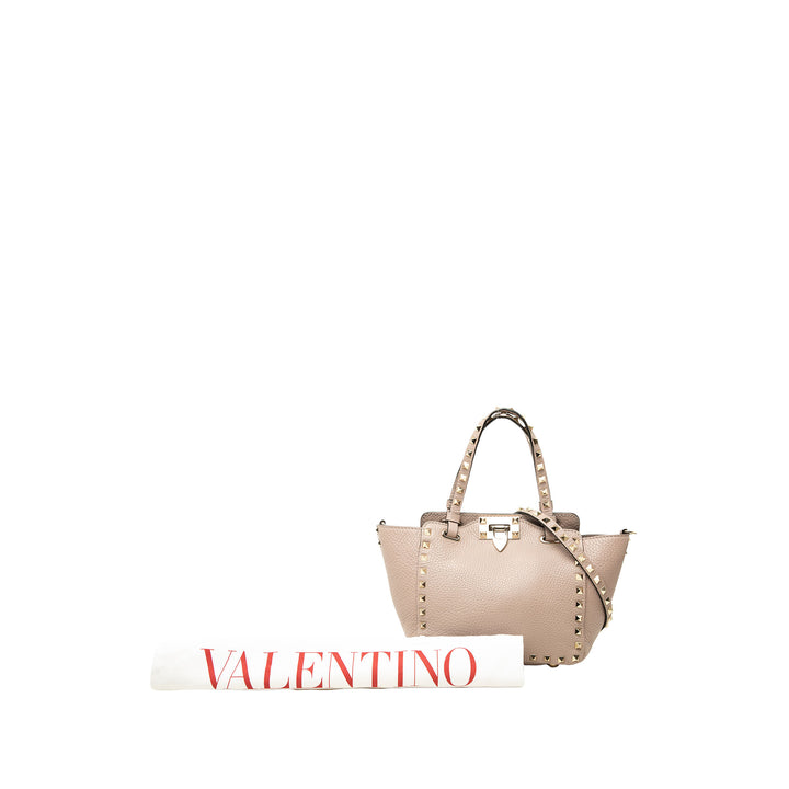 Valentino Sac à main Grainy Rockstud Mini Cuir de veau Marron – vue 7 – GABY PARIS