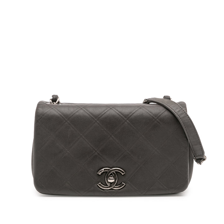 Chanel Diamond embossé New Chic à rabat Petit Cuir de veau