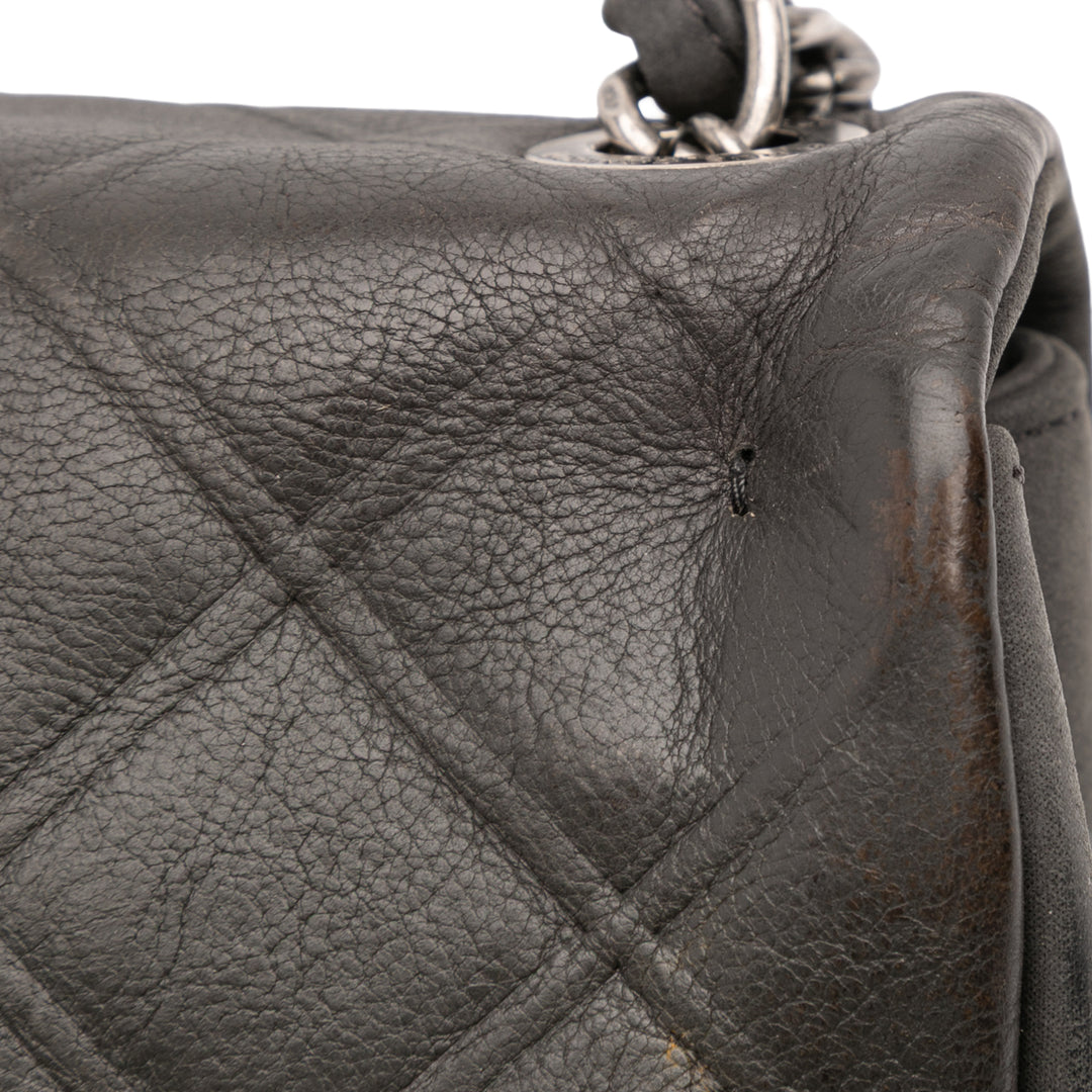 Chanel Diamond embossé New Chic à rabat Petit Cuir de veau