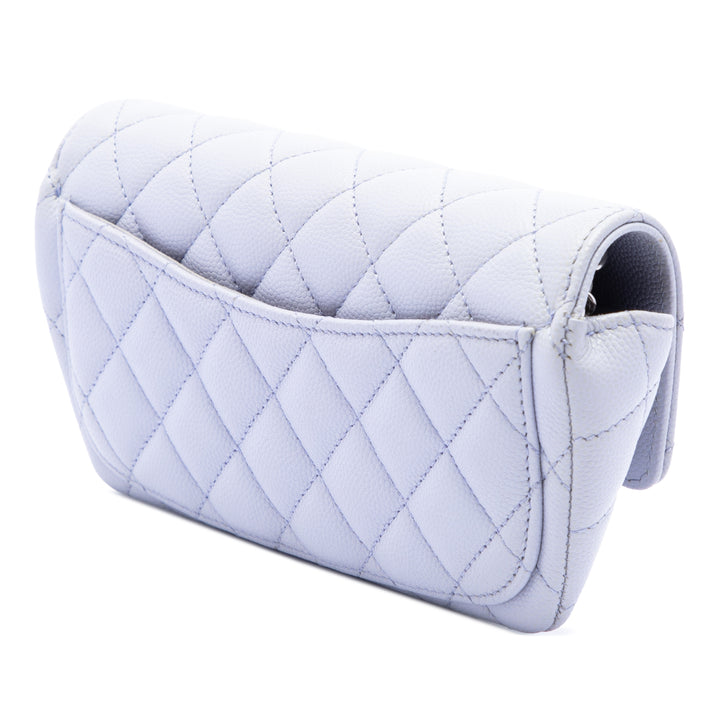 Chanel Étui CC Matelassé Sunglasses avec chaîne Cuir caviar Violet – vue 2 – GABY PARIS