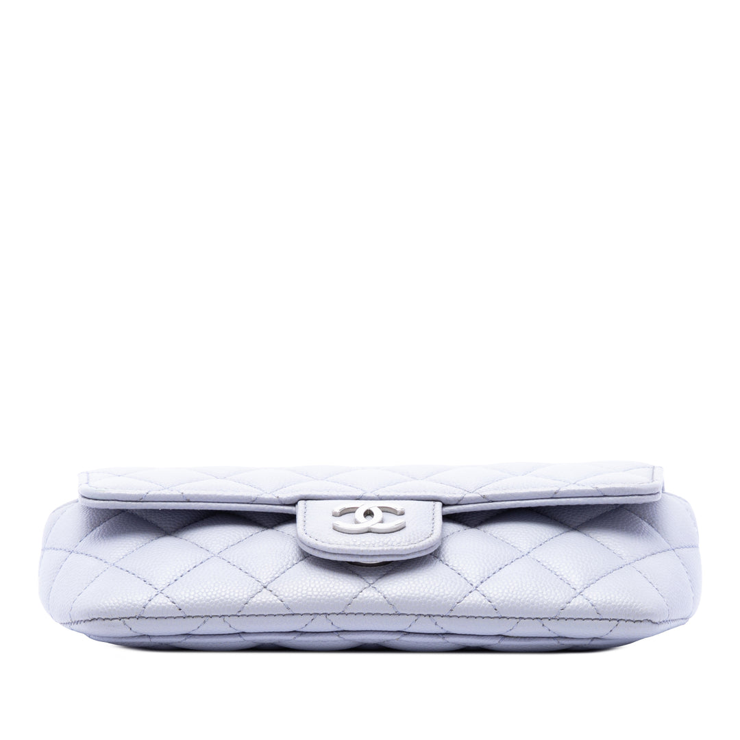 Chanel Étui CC Matelassé Sunglasses avec chaîne Cuir caviar Violet – vue 3 – GABY PARIS