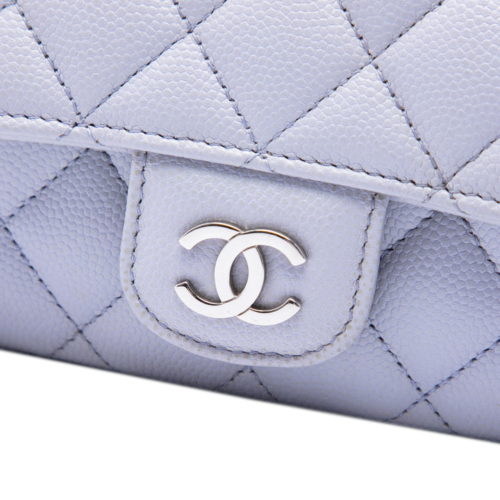 Chanel Étui CC Matelassé Sunglasses avec chaîne Cuir caviar Violet – vue 5 – GABY PARIS