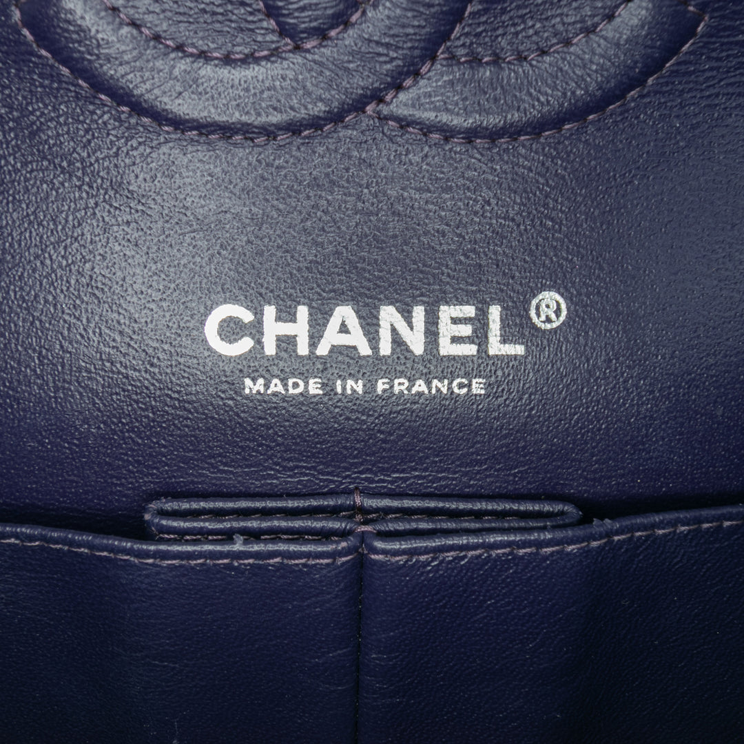 Chanel Medium Classic Cuir d’agneau Double rabat Bleu – GABY PARIS Authentique
