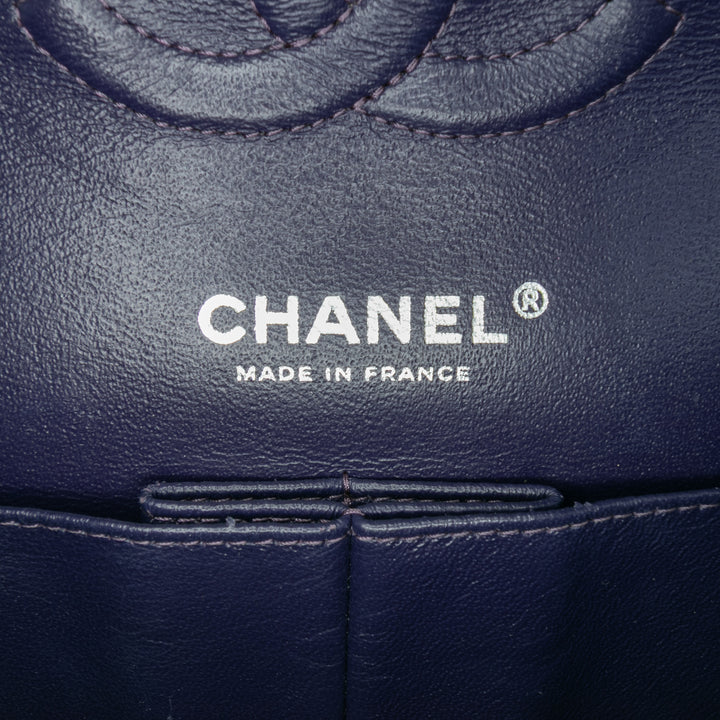Chanel Medium Classic Cuir d’agneau Double rabat Bleu – GABY PARIS Authentique