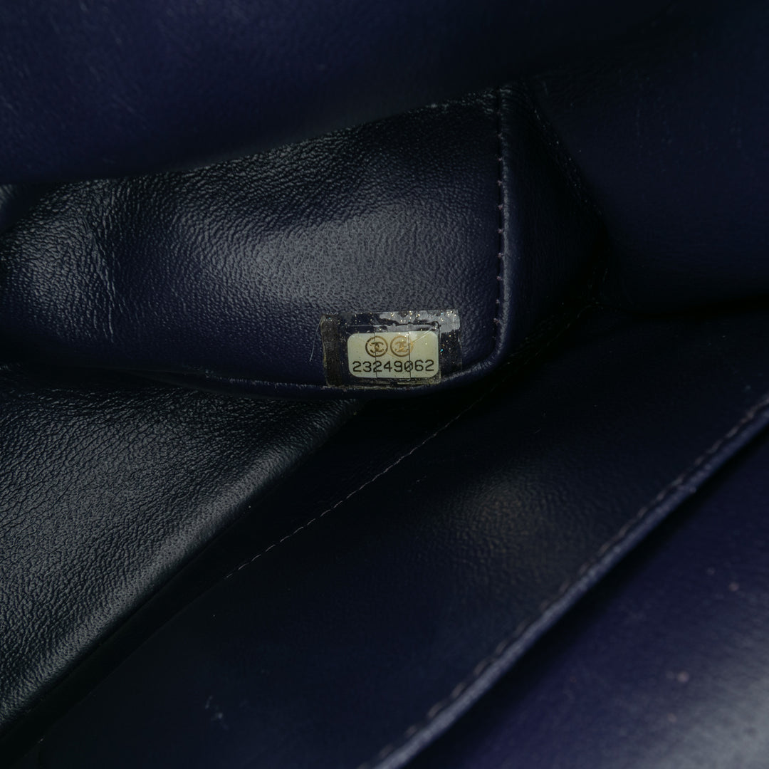 Chanel Medium Classic Cuir d’agneau Double rabat Bleu – GABY PARIS Authentique