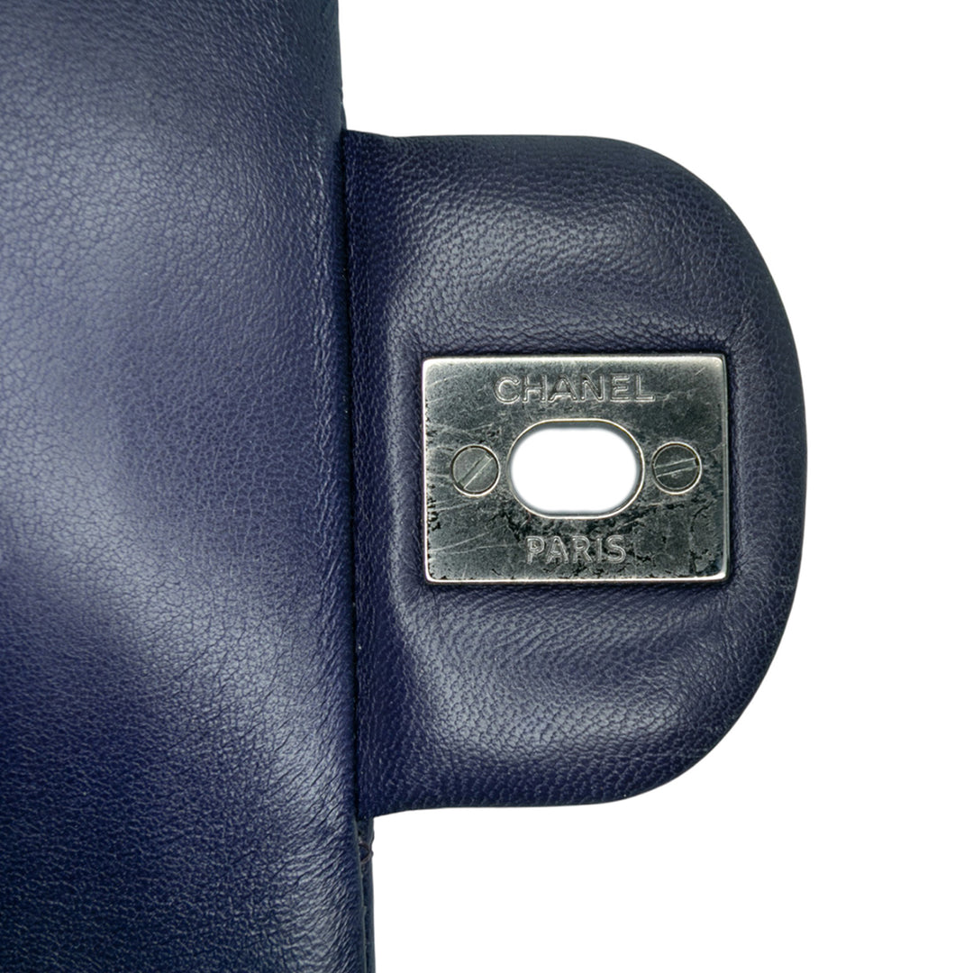 Chanel Medium Classic Cuir d’agneau Double rabat Bleu – GABY PARIS Authentique