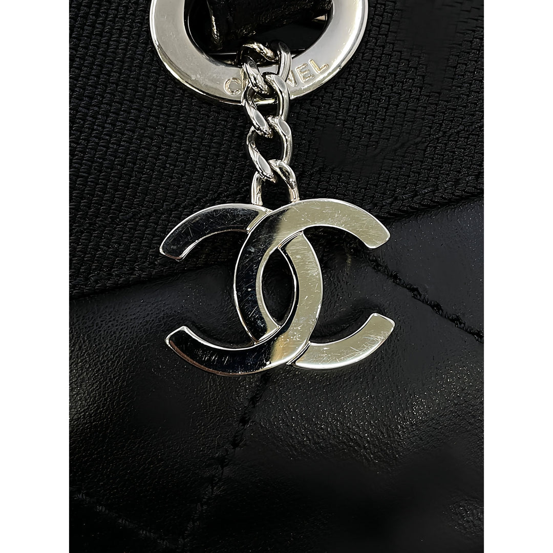 Chanel Matelassé Paris Biarritz Cabas Moyen Toile enduite Noir – vue 6 – GABY PARIS