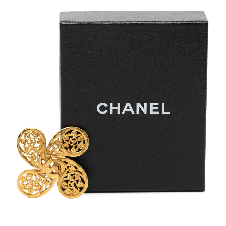 Chanel plaqué CC Fretwork Clover Broche