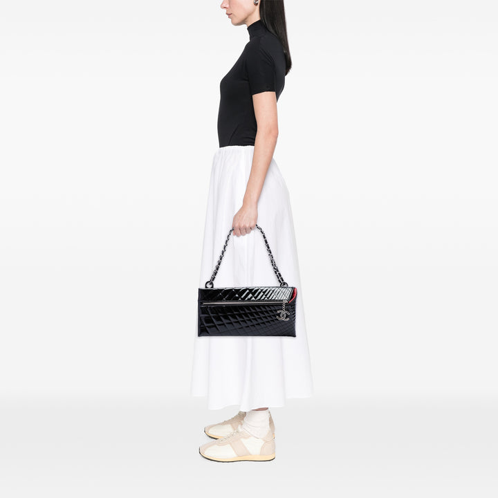 Chanel Matelassé Geometric Kaleidoscope Sac Noir – vue 6 – GABY PARIS