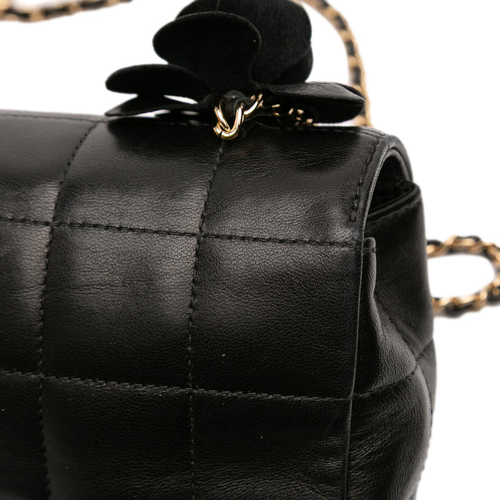 Chanel Mini Cuir d’agneau Chocolate Bar Camellia Flap Noir