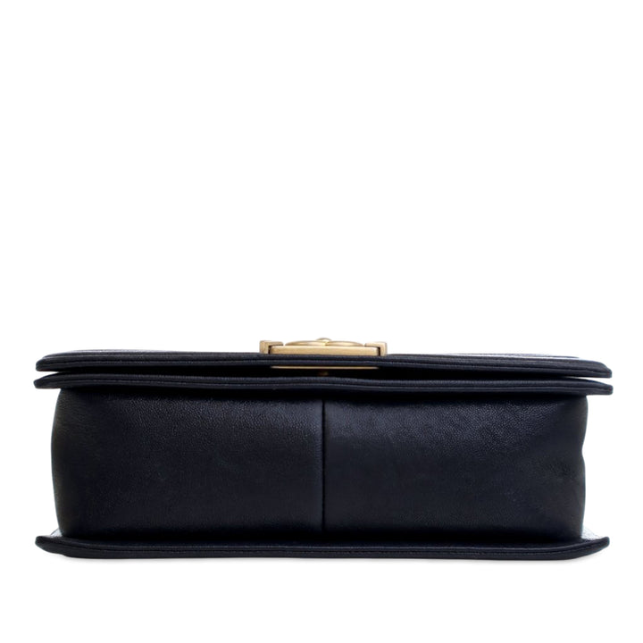 Chanel Old Medium Matelassé Caviar Boy à rabat