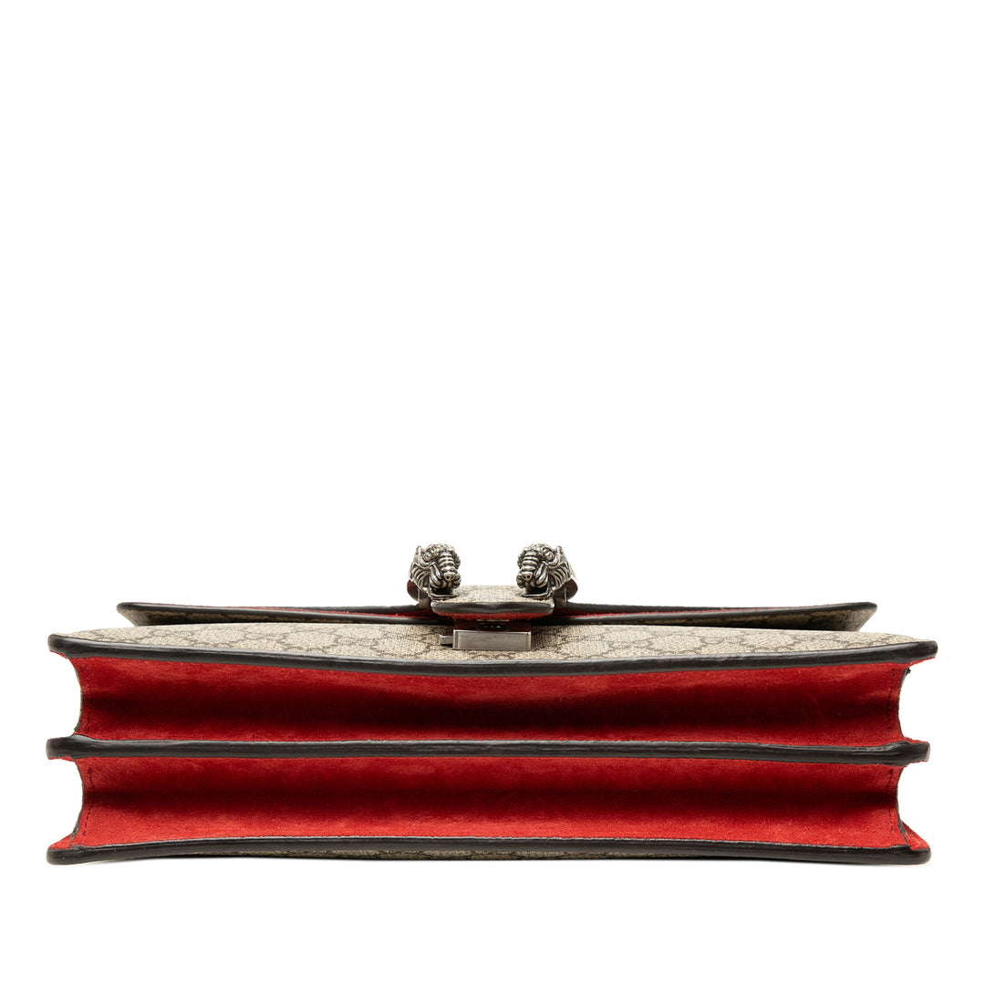 Gucci Sac porté épaule Dionysus GG Supreme Moyen Rouge – vue 3 – GABY PARIS