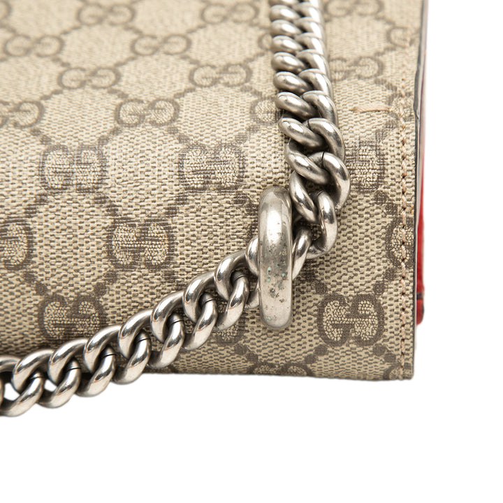 Gucci Sac porté épaule Dionysus GG Supreme Moyen Rouge – vue 6 – GABY PARIS