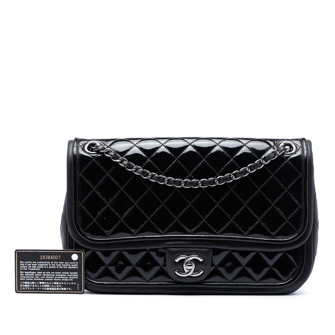Chanel Matelassé et à finitions Classic Twist à rabat Jumbo Cuir d'agneau