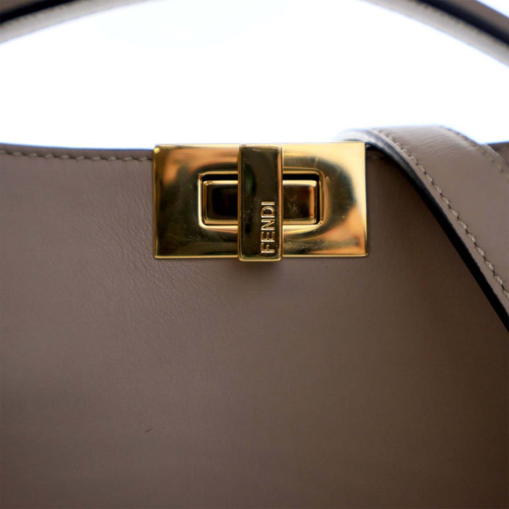 Fendi Small Cuir Peekaboo Iconic Essentially Sac