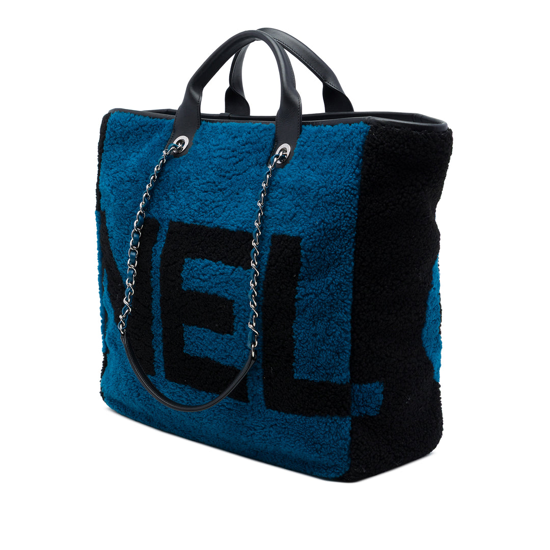 Chanel Shearling et Deauville Cabas Moyen Cuir de veau Bleu – vue 2 – GABY PARIS